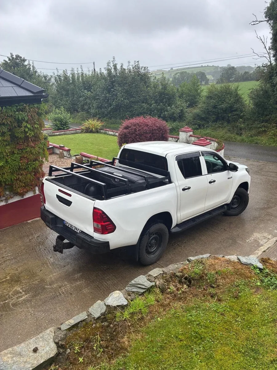 Toyota Hilux 2017 - Image 4