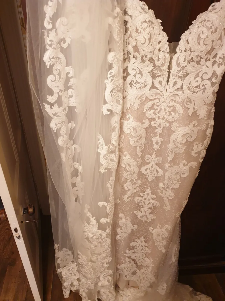 Wedding dress - Image 4