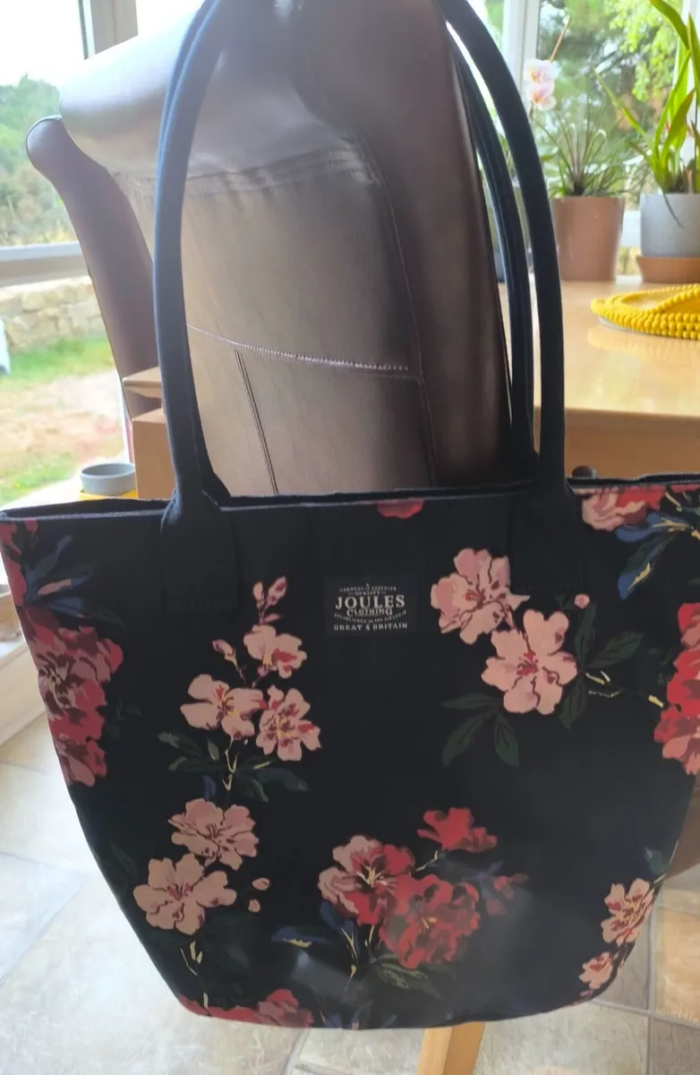 Ladies bag - Image 1
