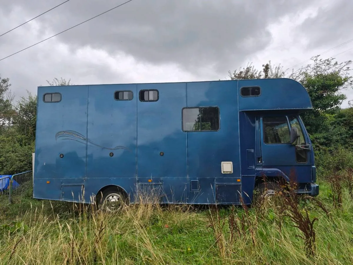 Horse Lorry - Image 1
