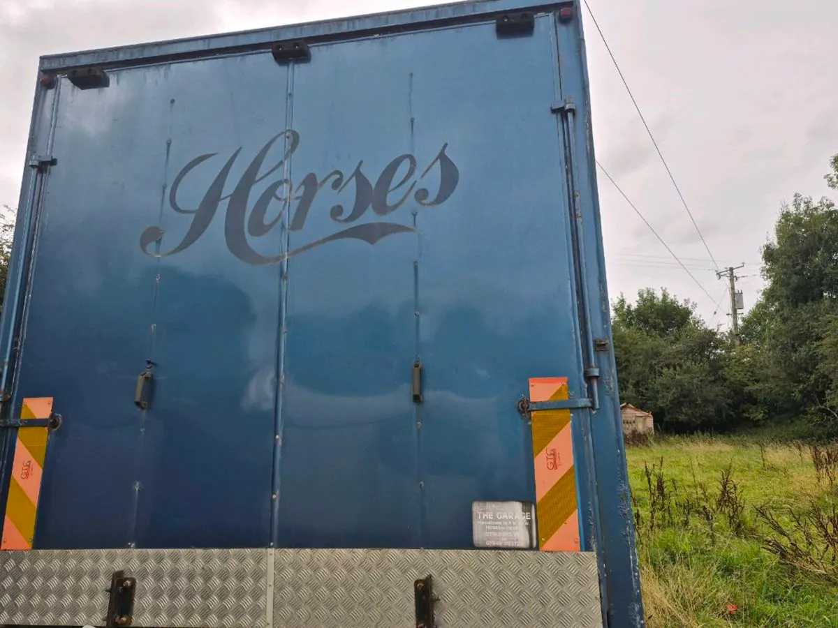 Horse Lorry - Image 2