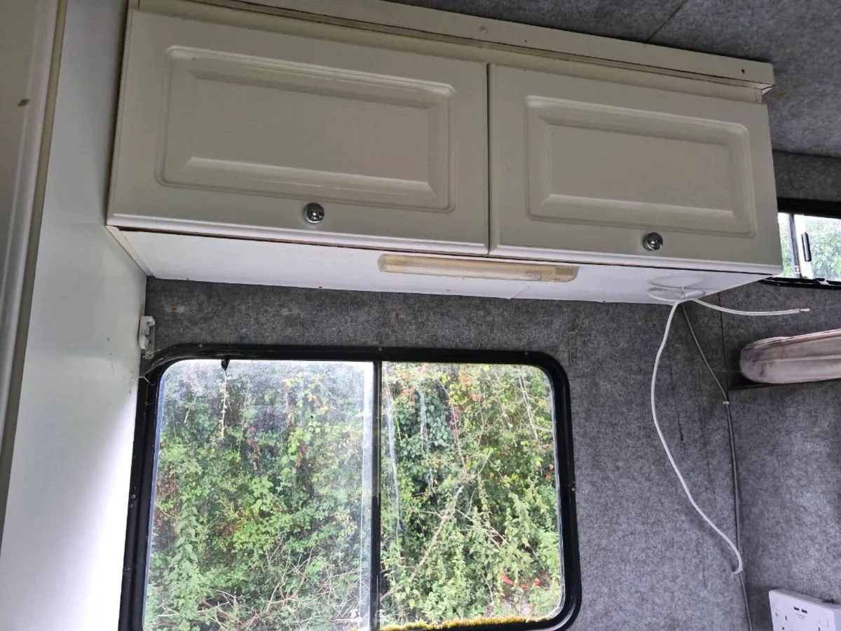 Horse Lorry - Image 4