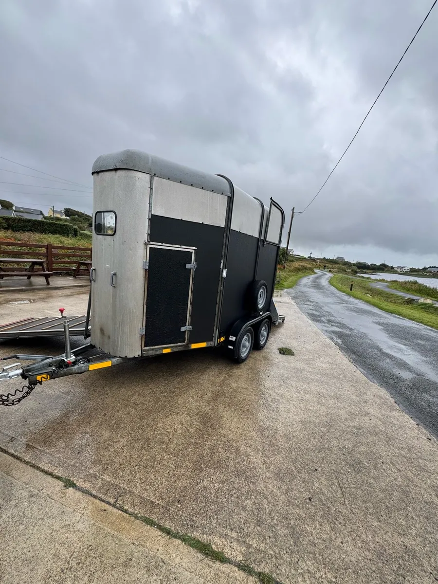 505 double ifor William horse box - Image 3