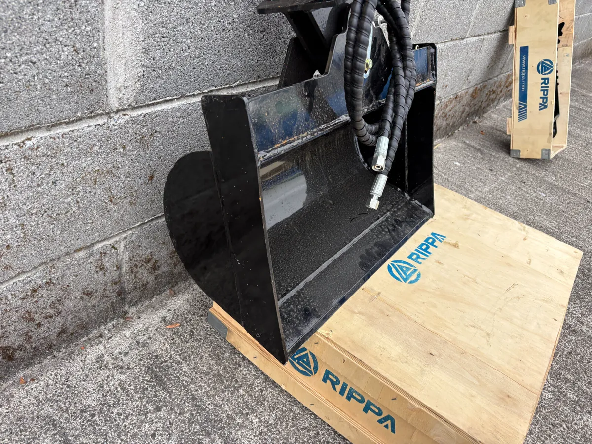 60cm Hydraulic Tilting Grading Bucket - Image 4