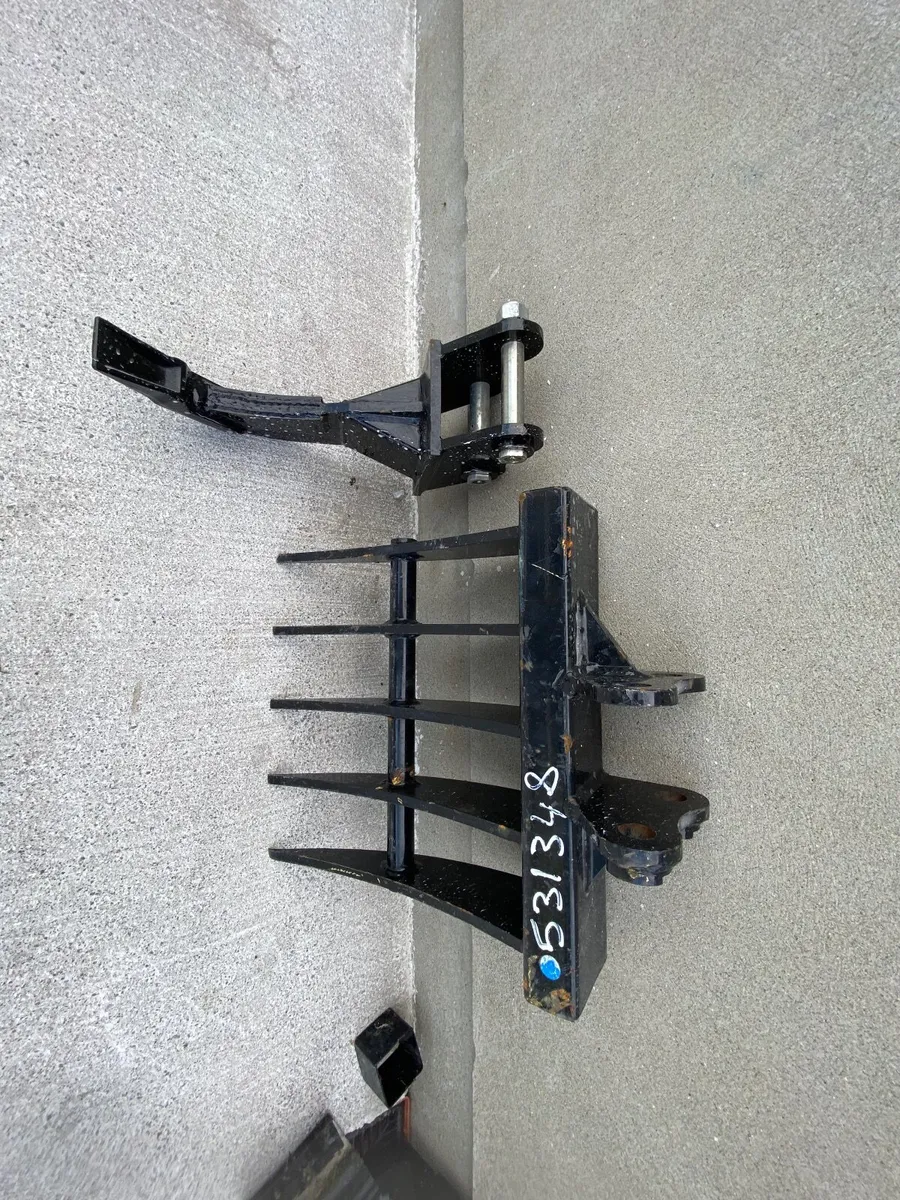 25mm rake bucket and ripper tooth - Image 1