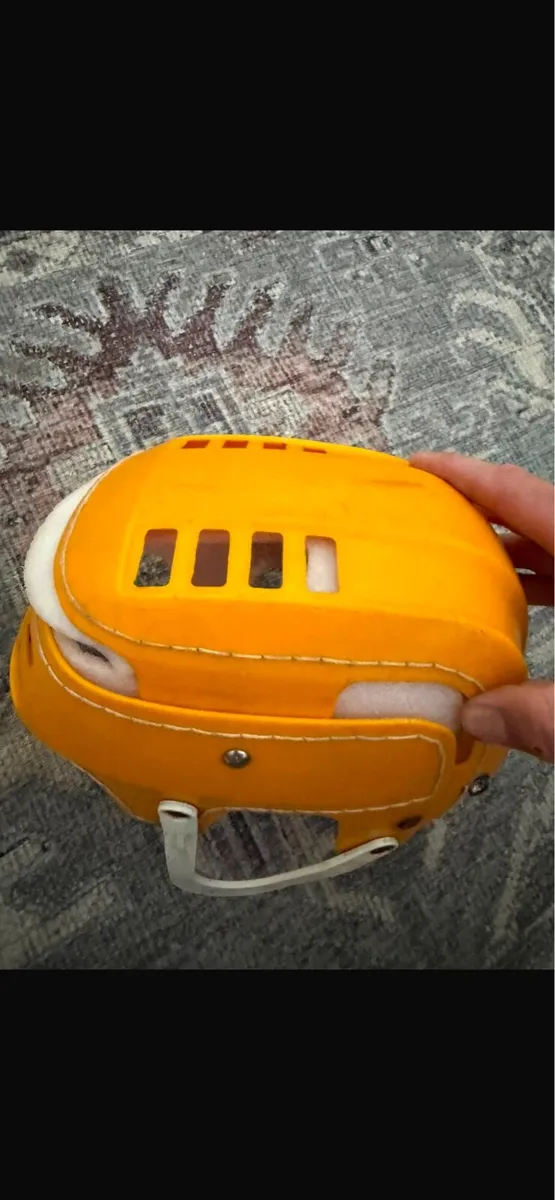 Yellow oldstyle helmet - Image 3