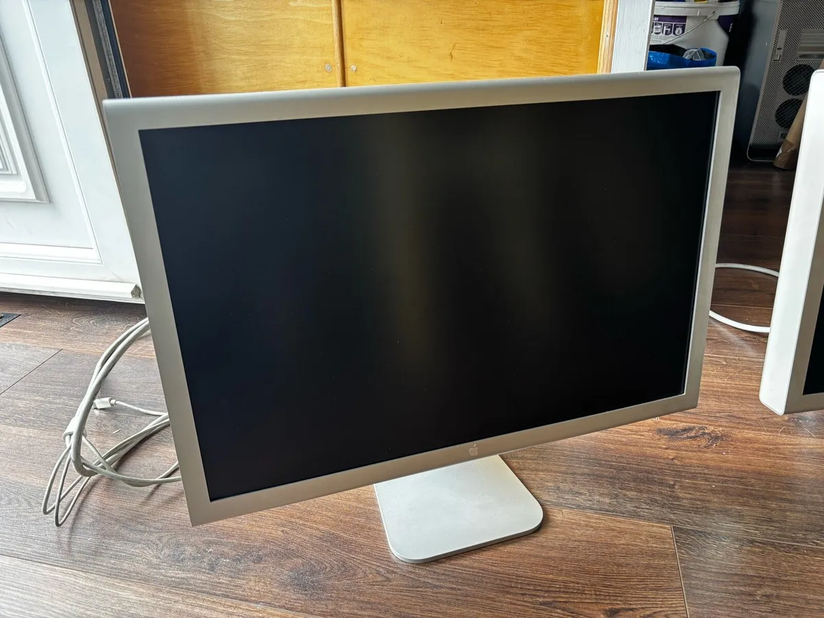 Apple Cinema Display 23 inch (DVI) Bundle of 2 - Image 2