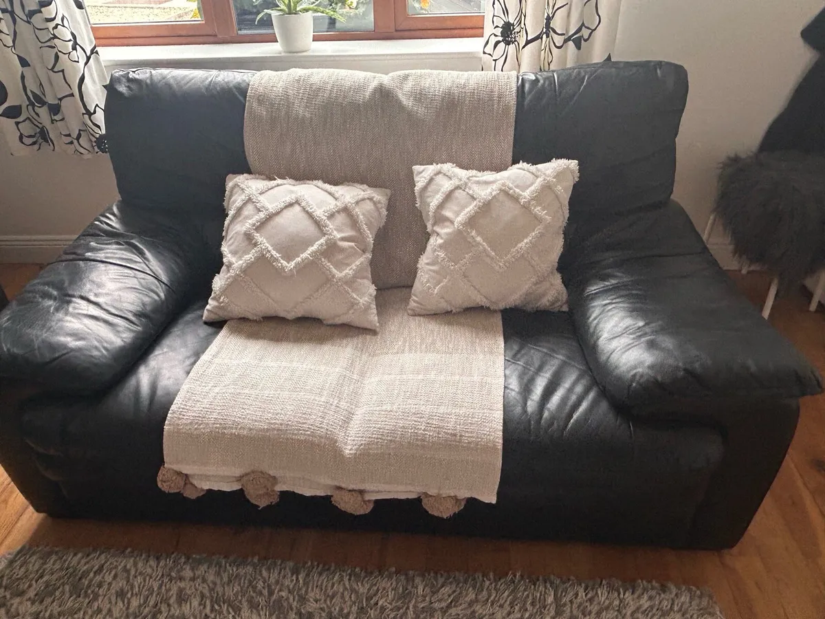 Couch - Image 3