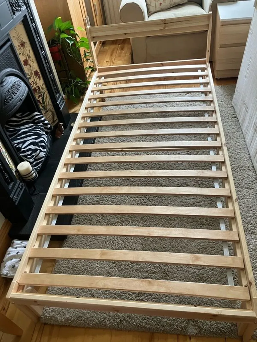 Bed - Image 1