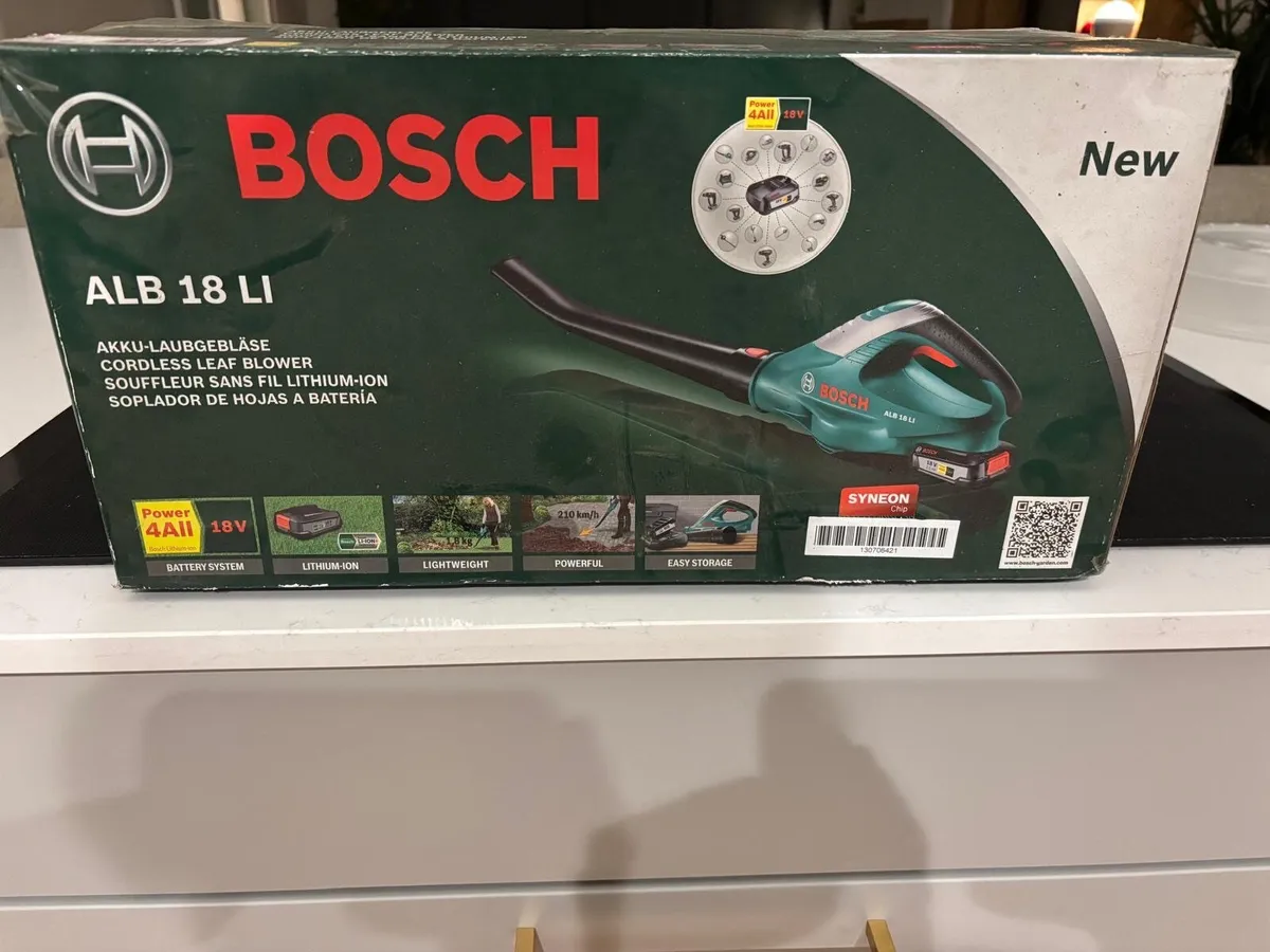 Bosch Cordless Leaf blower - Image 2
