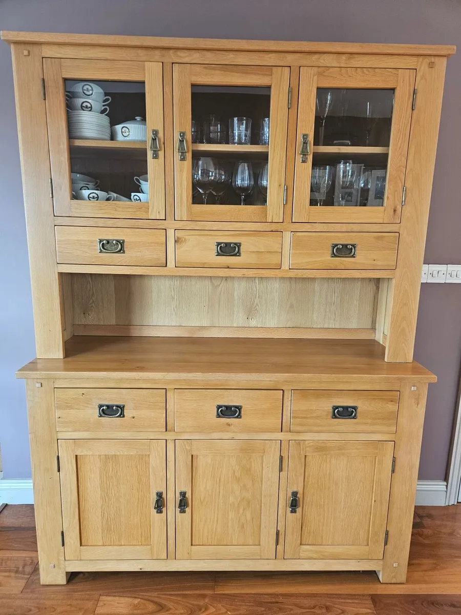 Dresser - Image 1