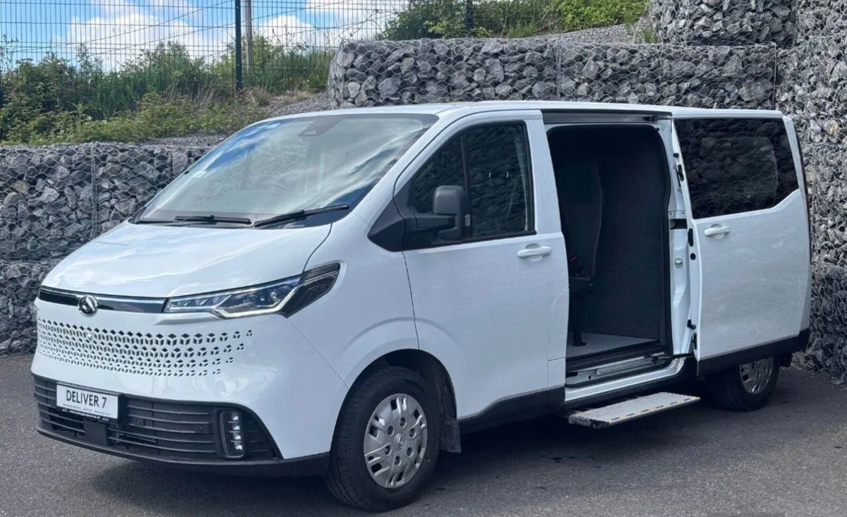 Maxus eDeliver 7 6 Seat Crewcab  77KWh - Image 2