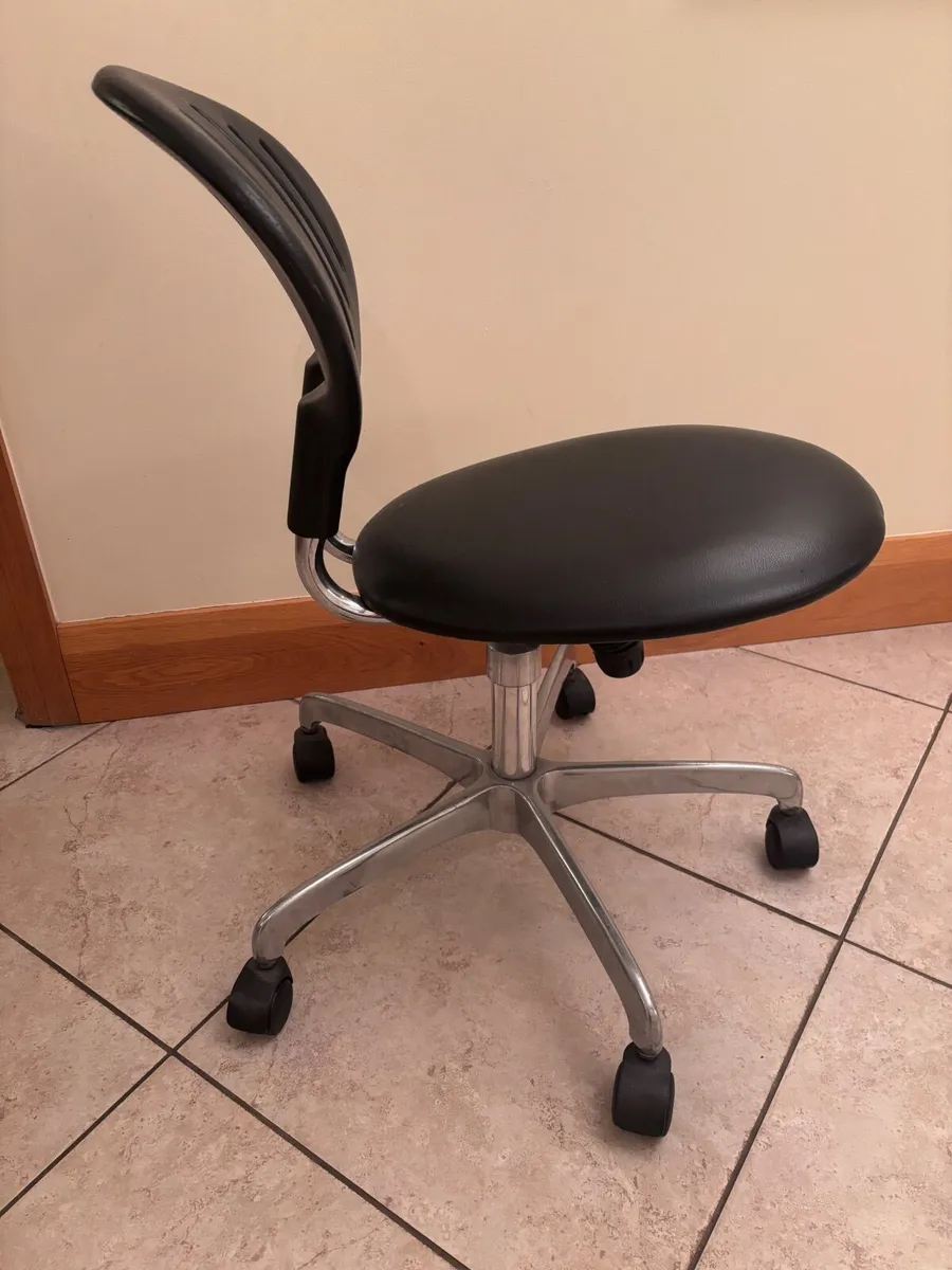 Office swivel chair - Image 2