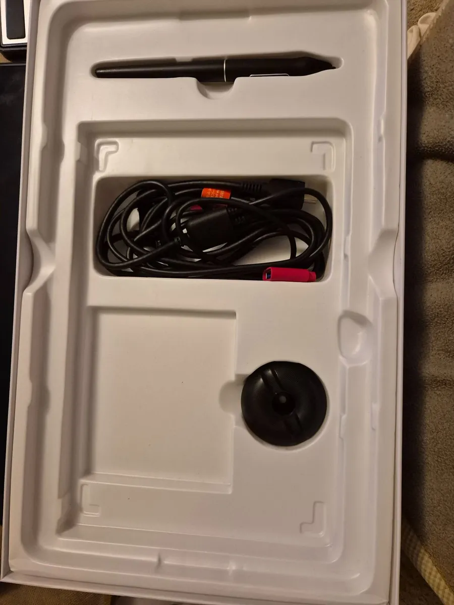 Huion Kamvas 13 Gen 1 +Carrying Bag. Never used - Image 2