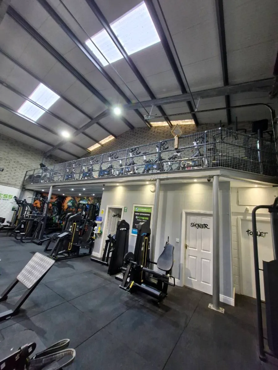 Mezzanine floor - Image 1