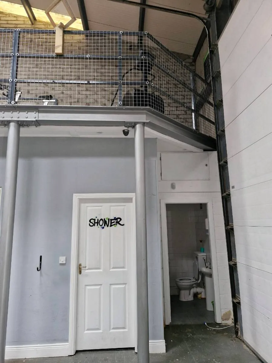 Mezzanine floor - Image 2