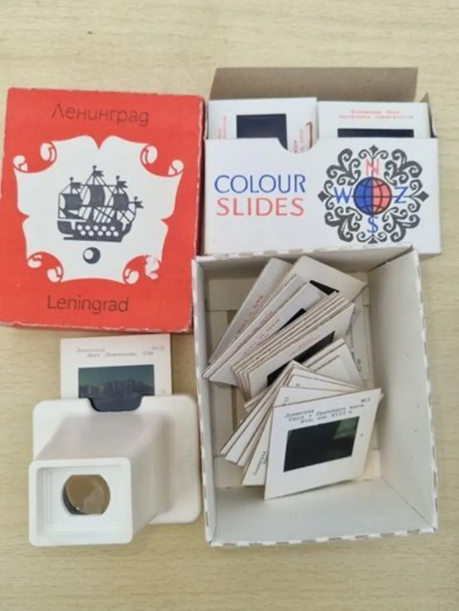 Soviet diaskop (slide viewer) with slides - Image 3