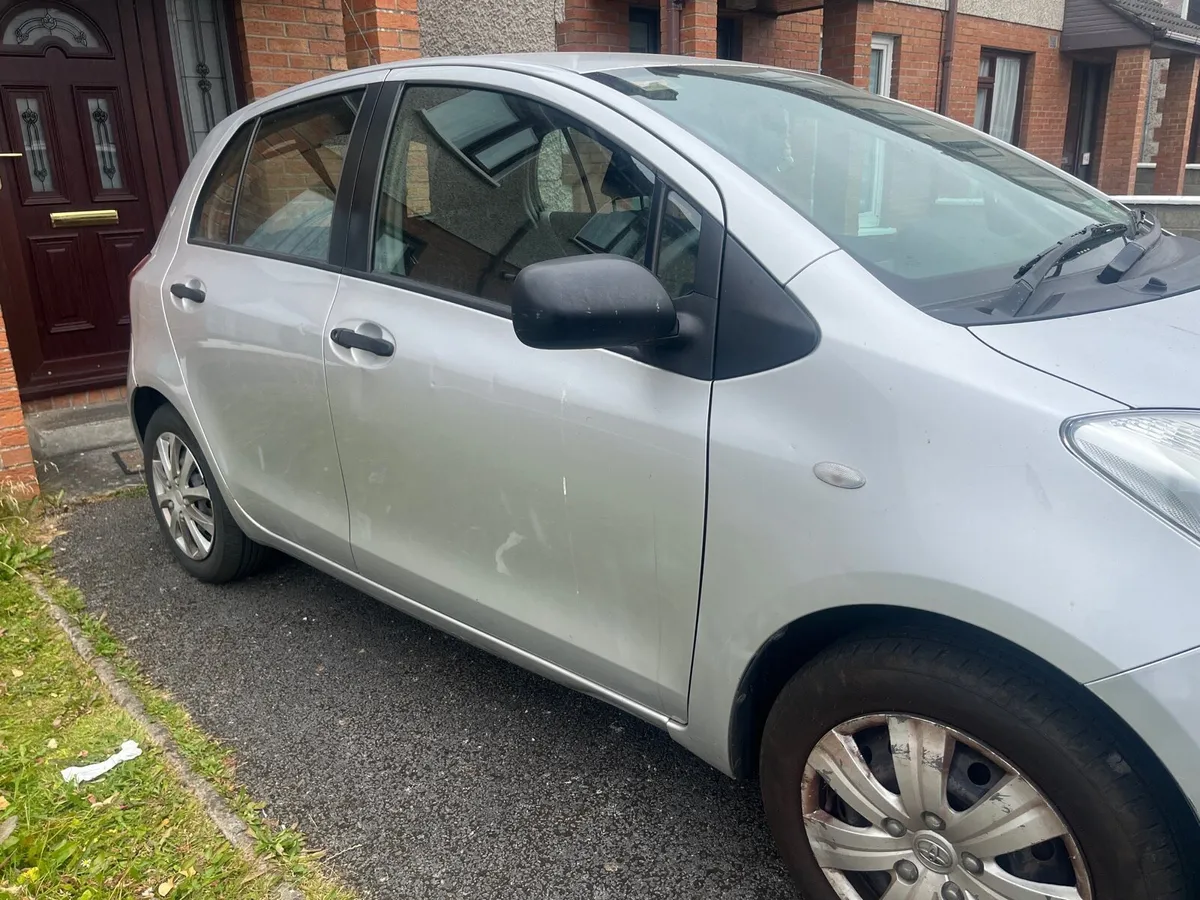 Toyata Yaris - Image 2