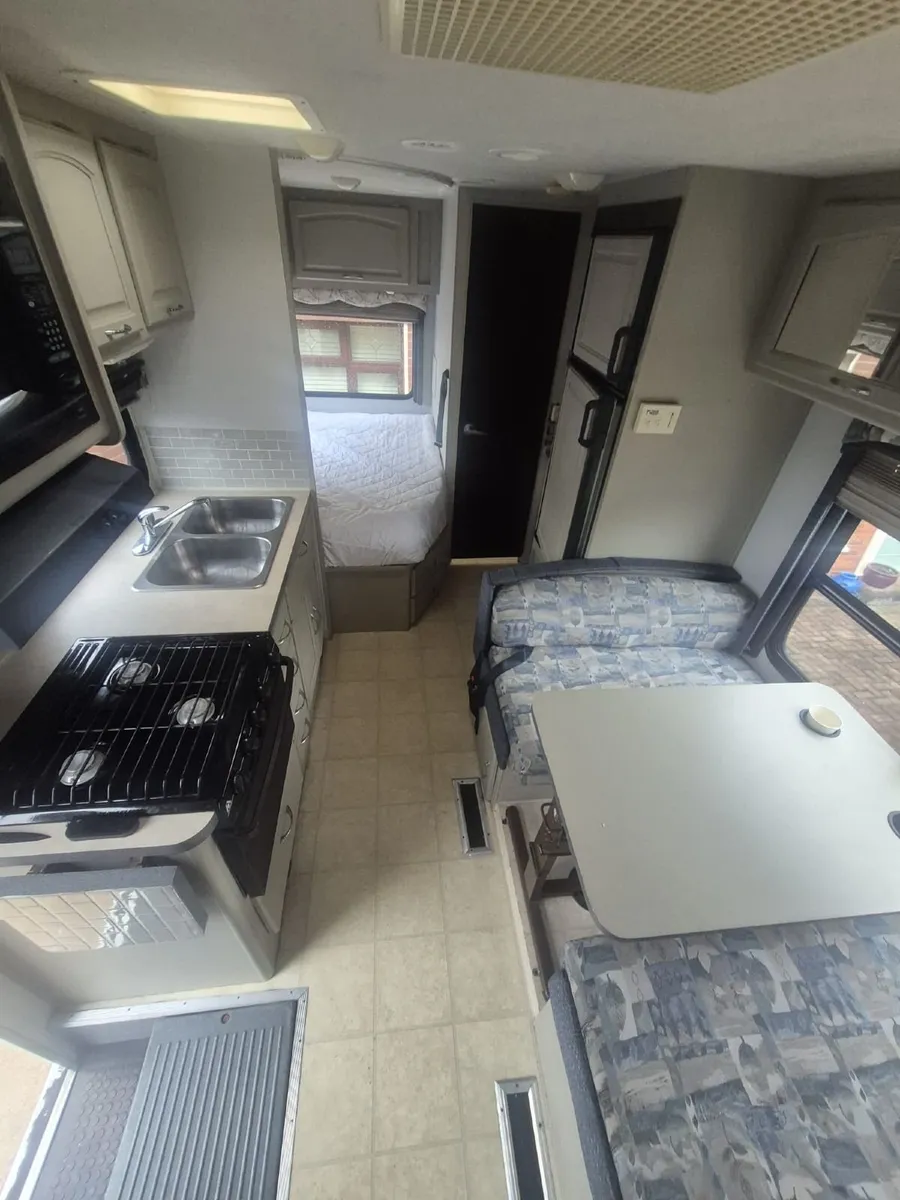 Fleetwood RV chevrolte camper van - Image 3