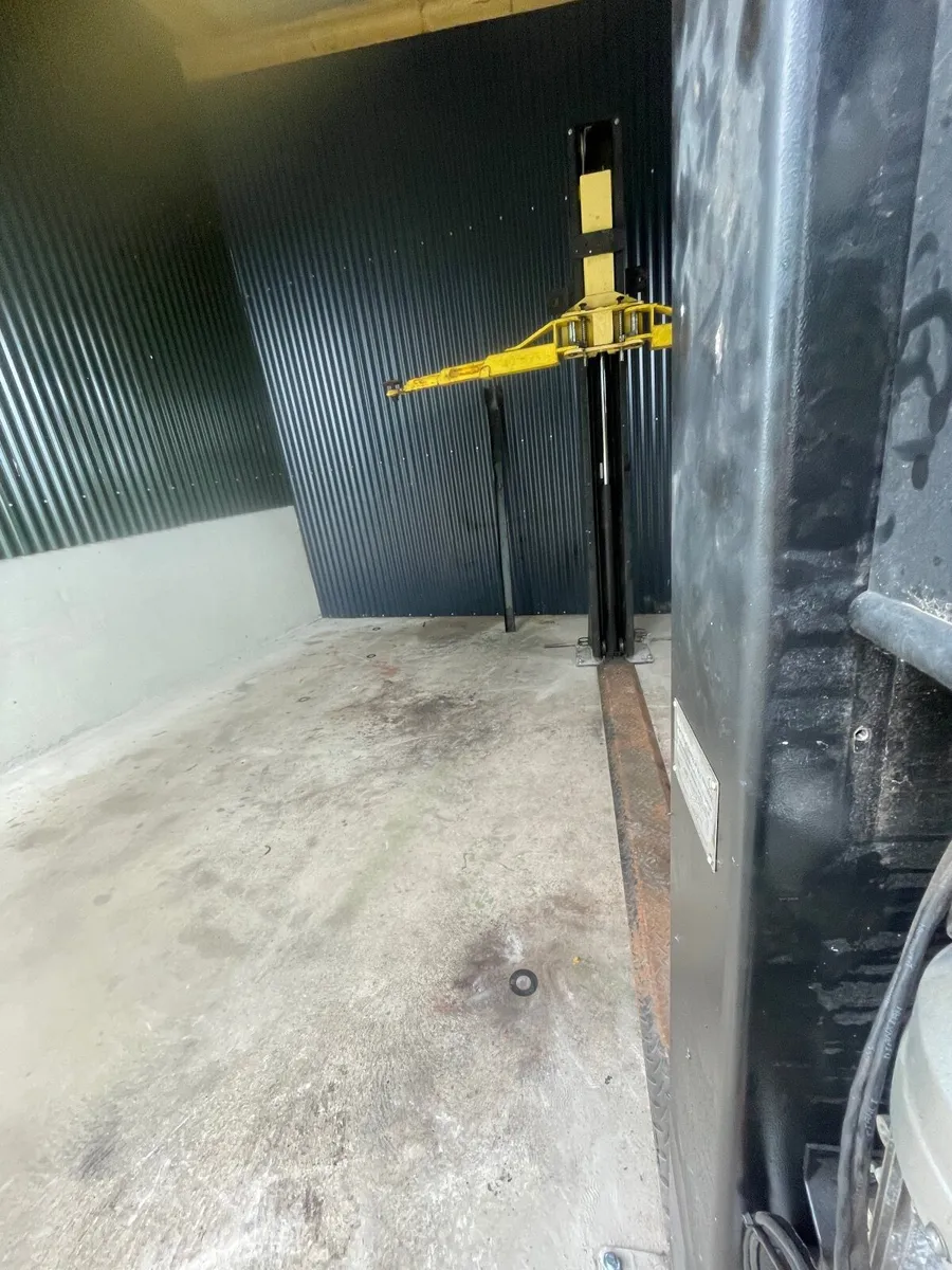 car lift - Image 2