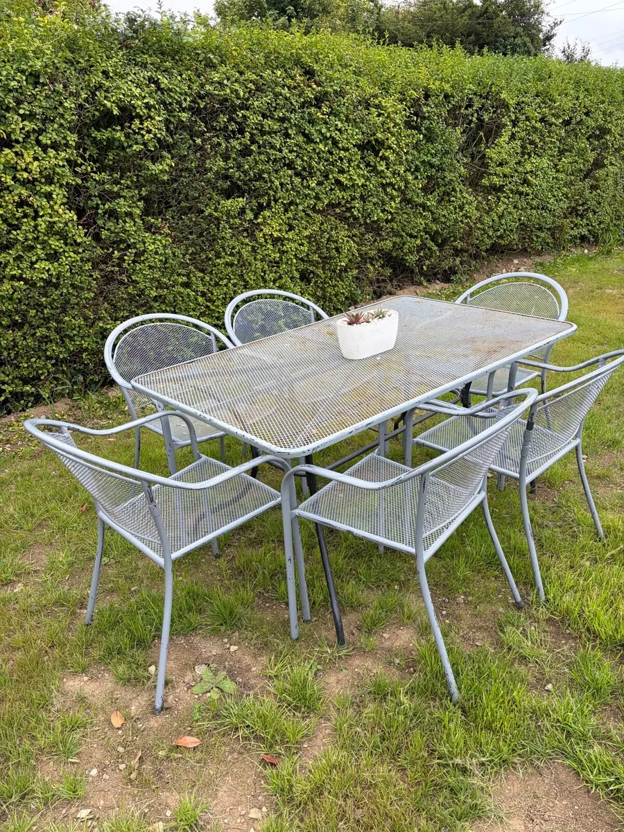 garden table + 6 chairs - Image 3