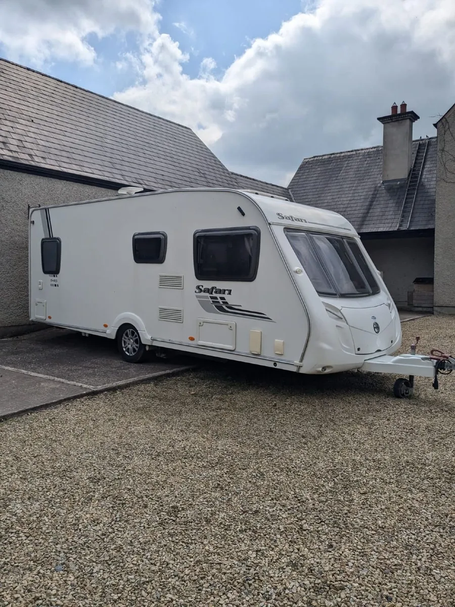 CARAVAN - Image 2
