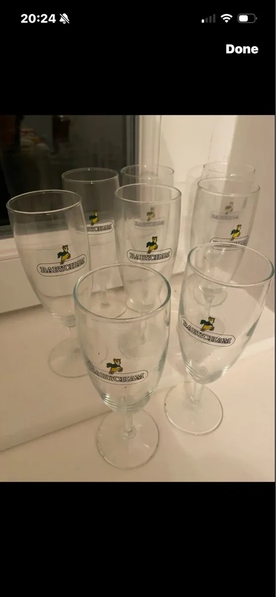 Very Rare Set of 8 Babycham Flutes - Image 1