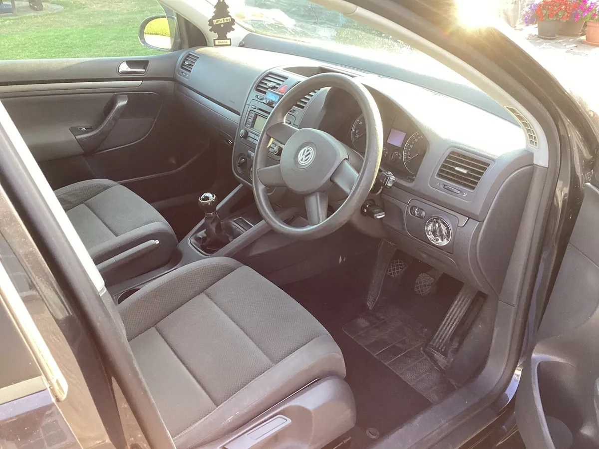 Volkswagen Golf 2005 - Image 2