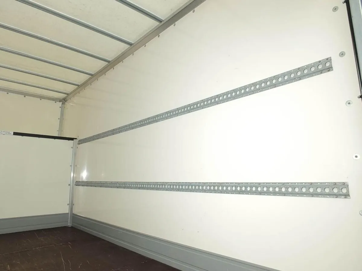 2025 Iveco Daily Luton Box Van - Image 4
