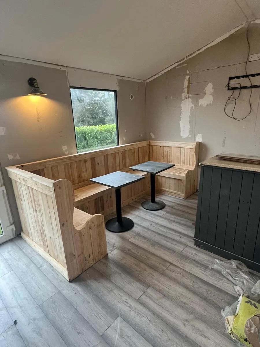 Rustic corner seating - Image 4