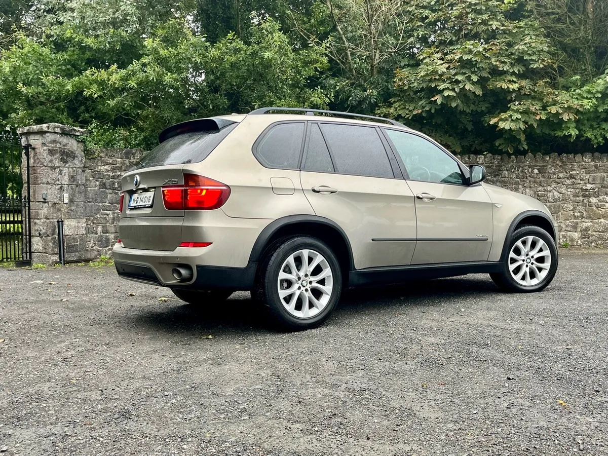 BMW X5 - Crewcab - Image 2