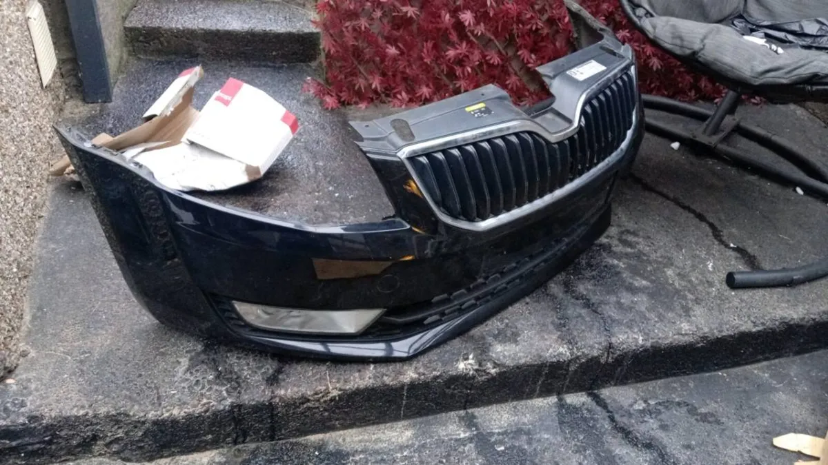 Skoda octavia mint black front bumper 2014 to 2017 - Image 1