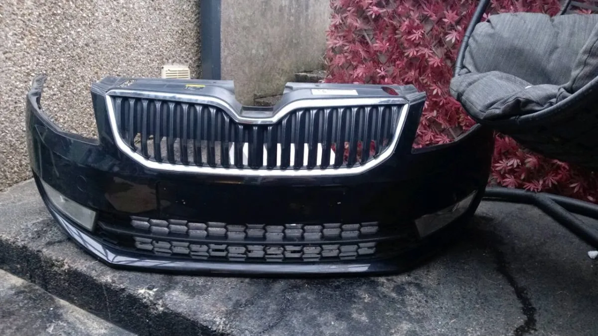 Skoda octavia mint black front bumper 2014 to 2017 - Image 4