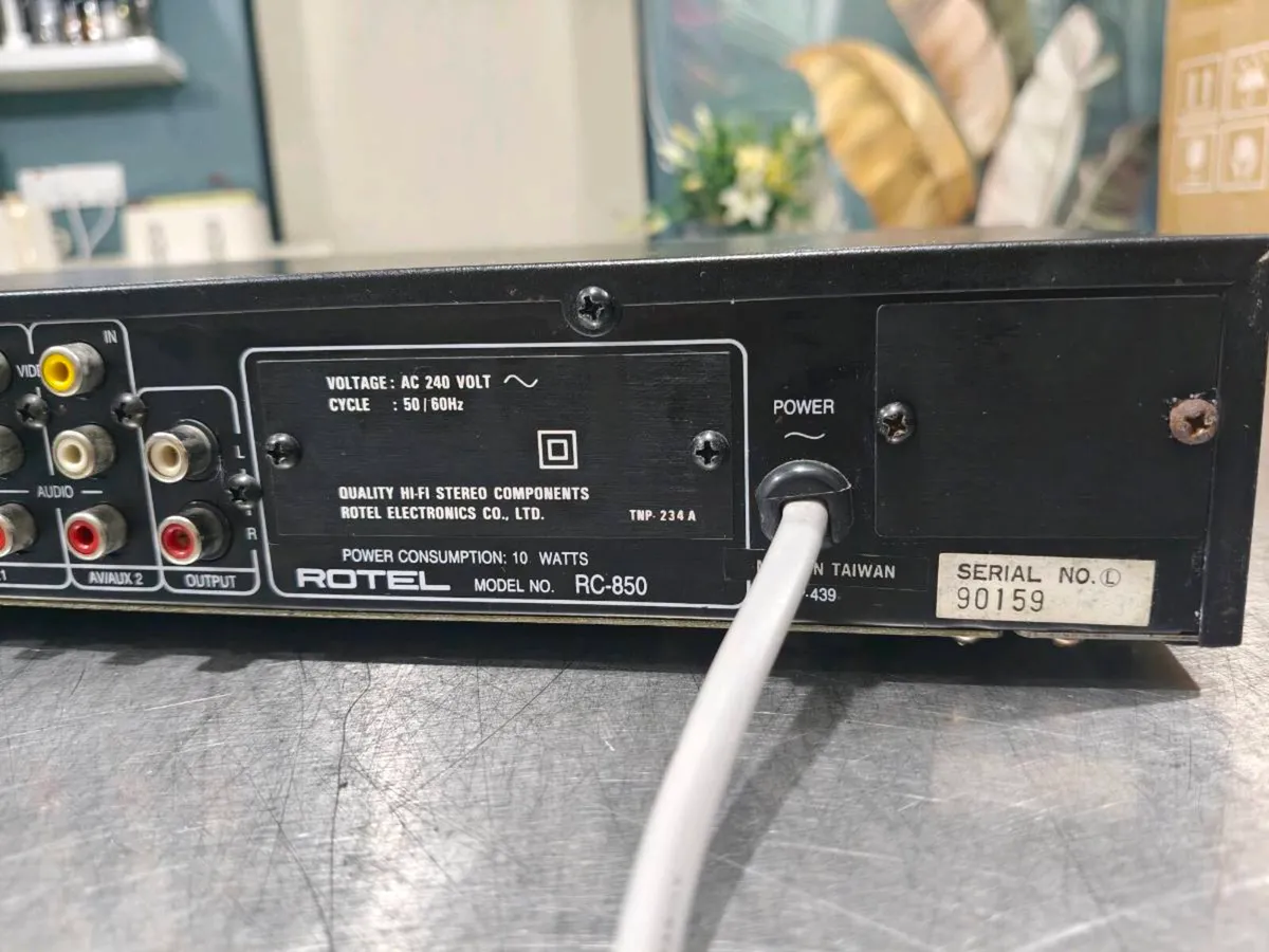 Rotel RC-850 Stereo Control Amplifier - Image 4