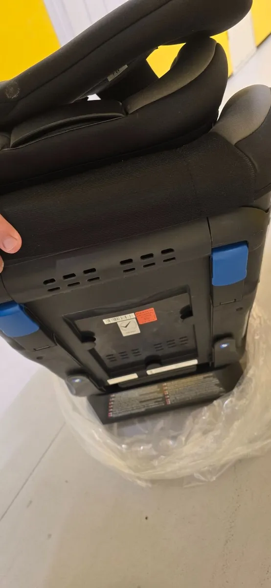 New Baby car seat never used - Image 3