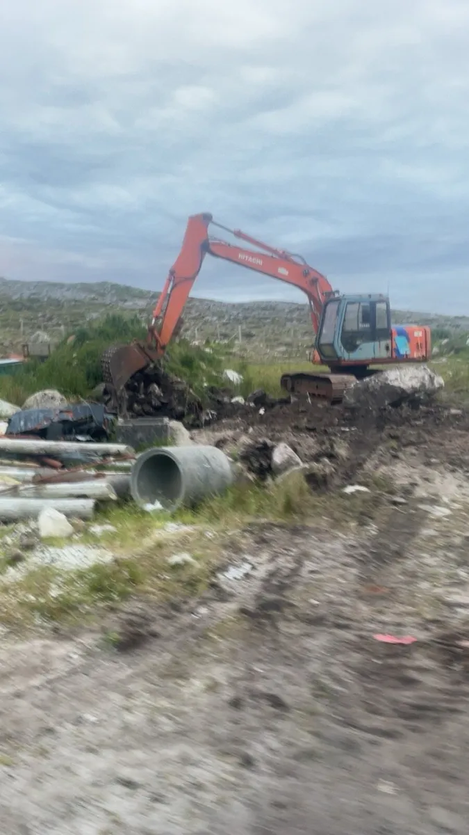 Hitachi EX120-3 - Image 2