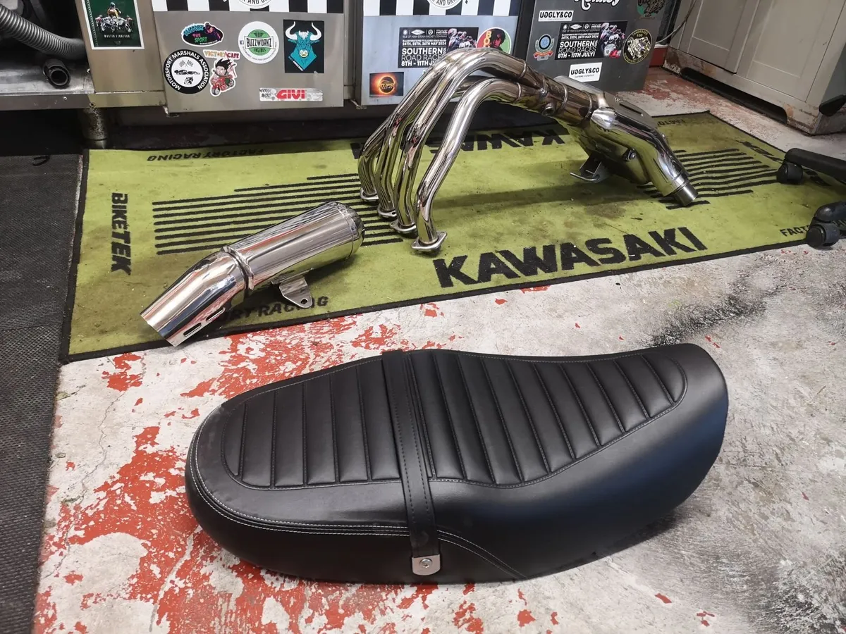 Kawasaki z900rs exhaust an seat - Image 4