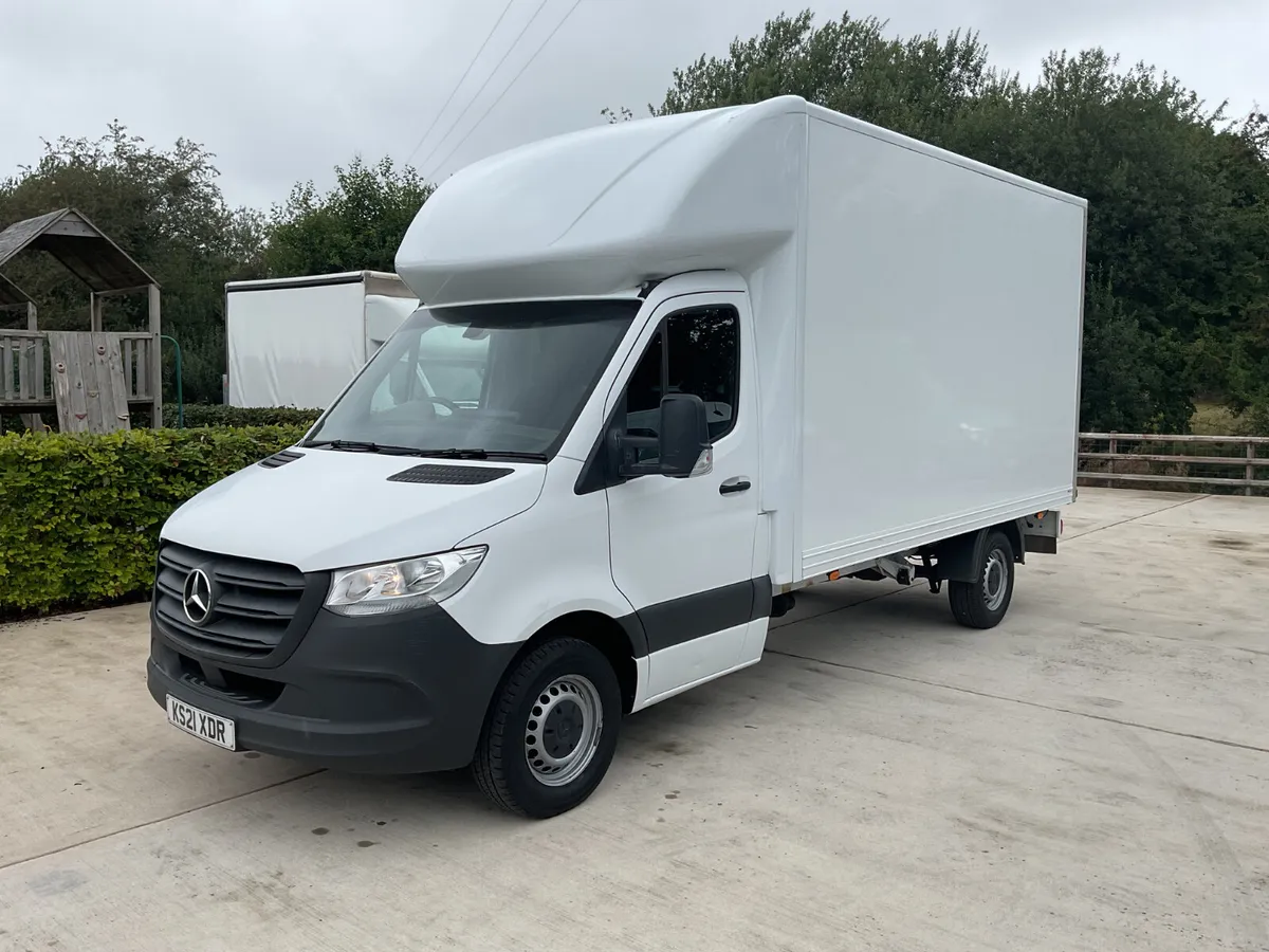 2021 Mercedes Sprinter Luton - Image 2