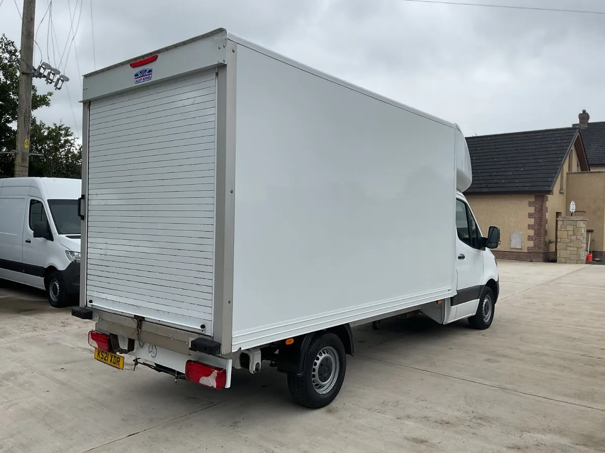 2021 Mercedes Sprinter Luton - Image 4
