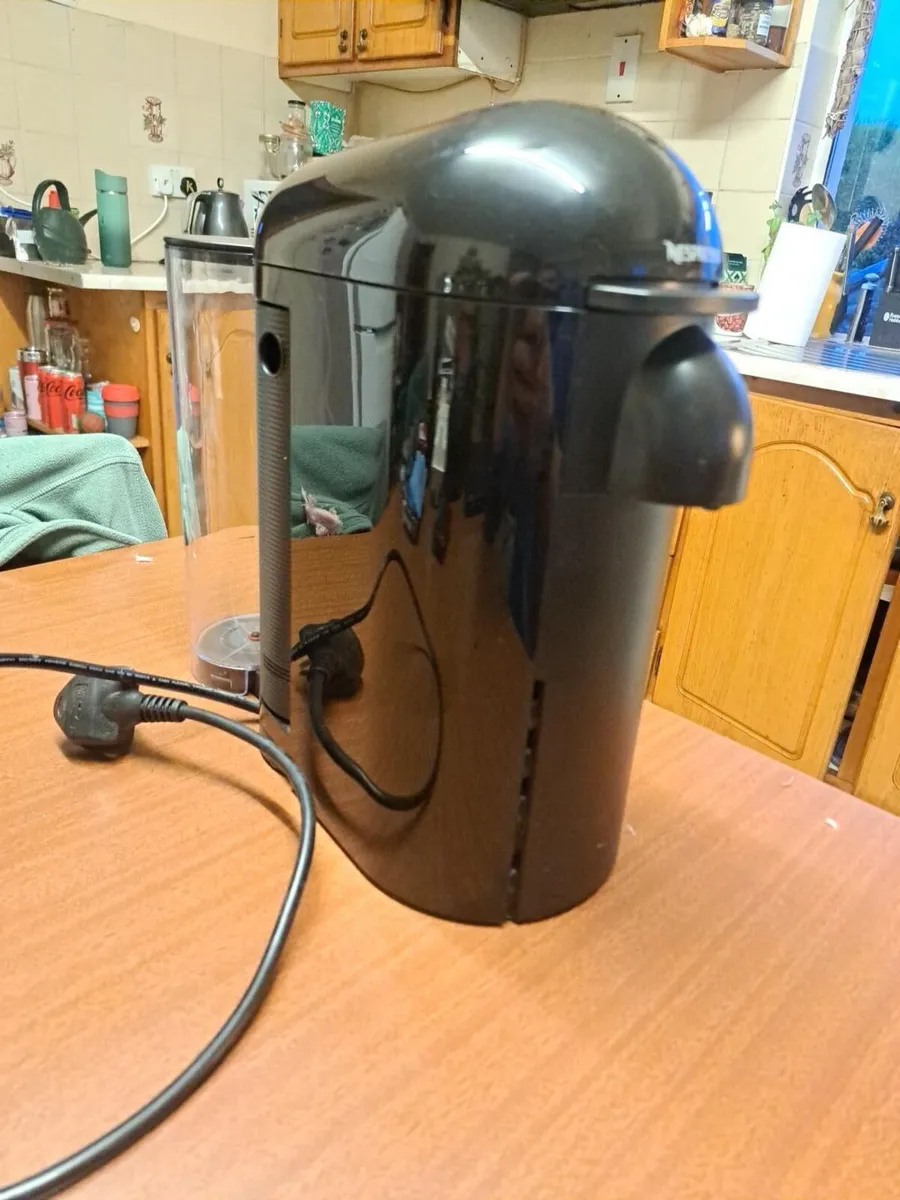 Coffee machine (nespresso vertuo) - Image 1