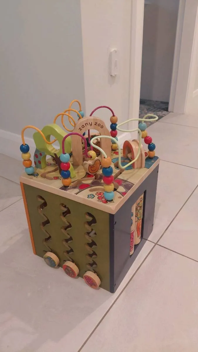 Interactive toddler cube - Image 2