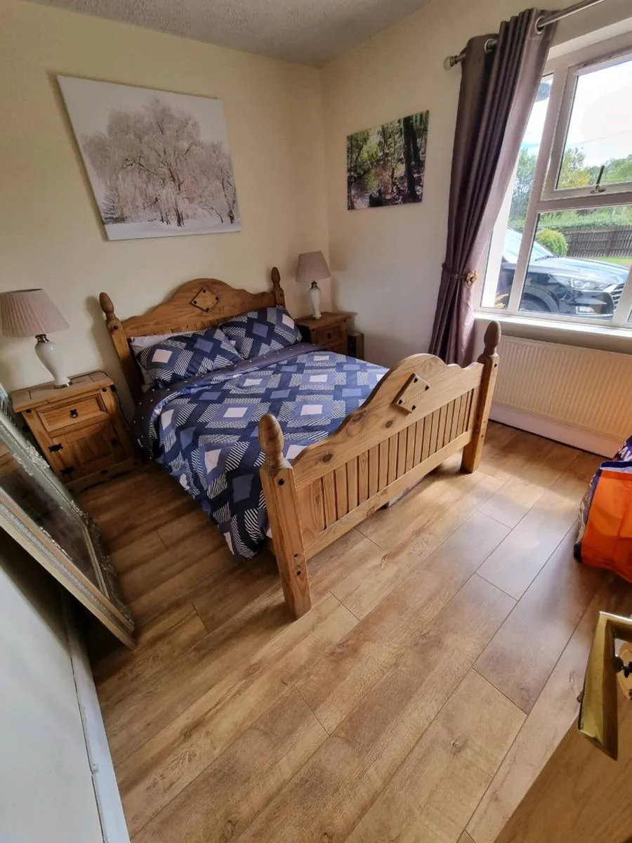 Bed & Two Lockers - Image 1