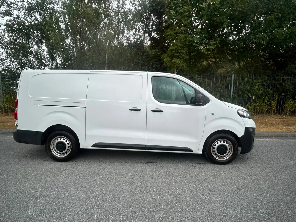 Opel Vivaro 2022 ONLY 39,000 kilometres - Image 3