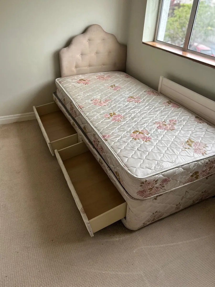 Single Bed - Image 2