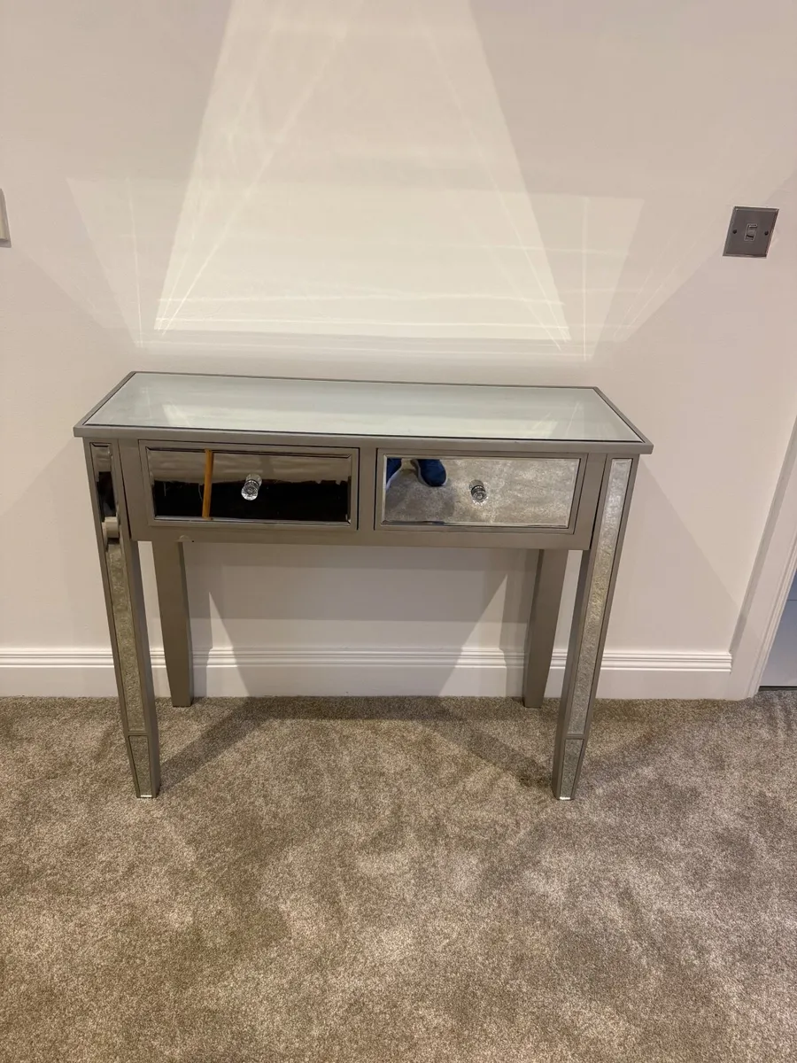 Bedroom furniture - Image 1