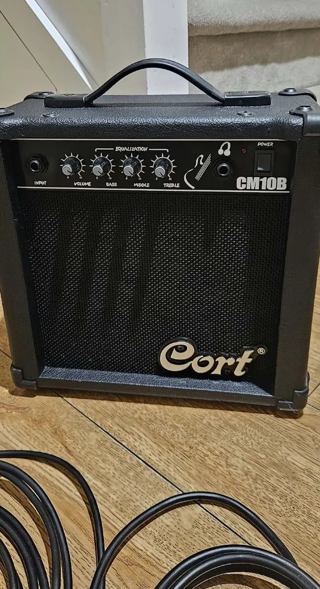 Cort CM10B Bass Guitar Practice Amplifier - 10W - Image 1