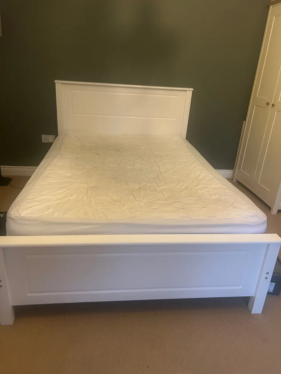 Double bed and wardrobe - Image 2