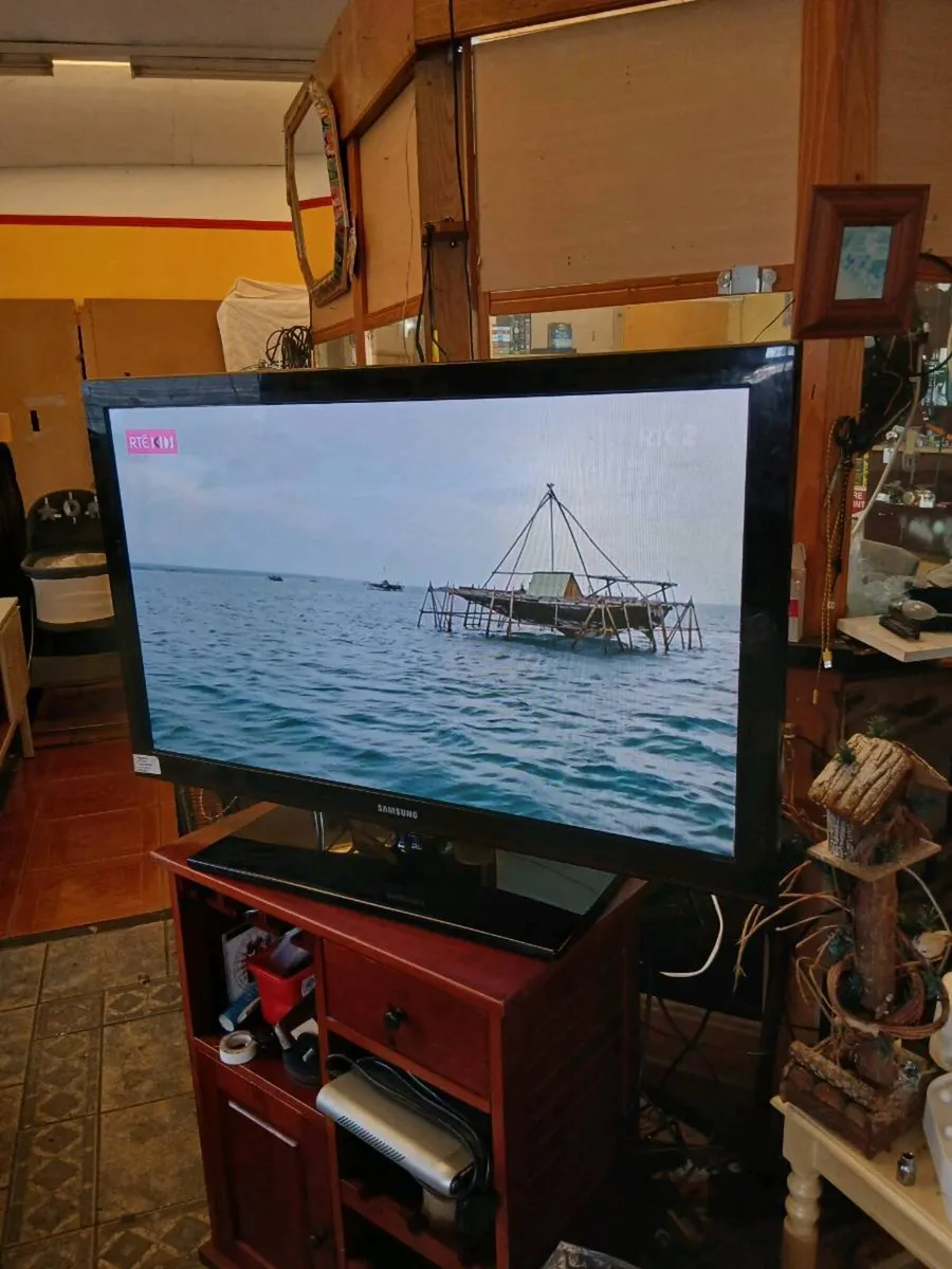 42in Television