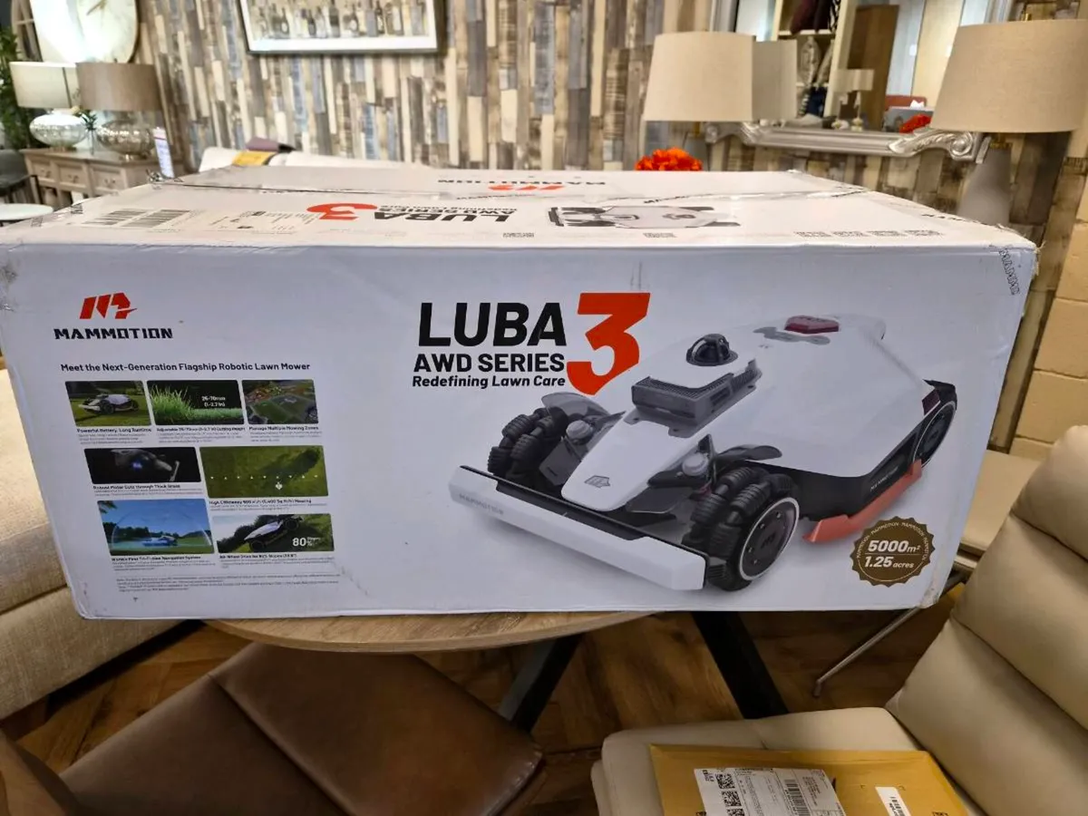 Mammotion Luba 3 AWD 5000 Robot Lawnmower - Image 3