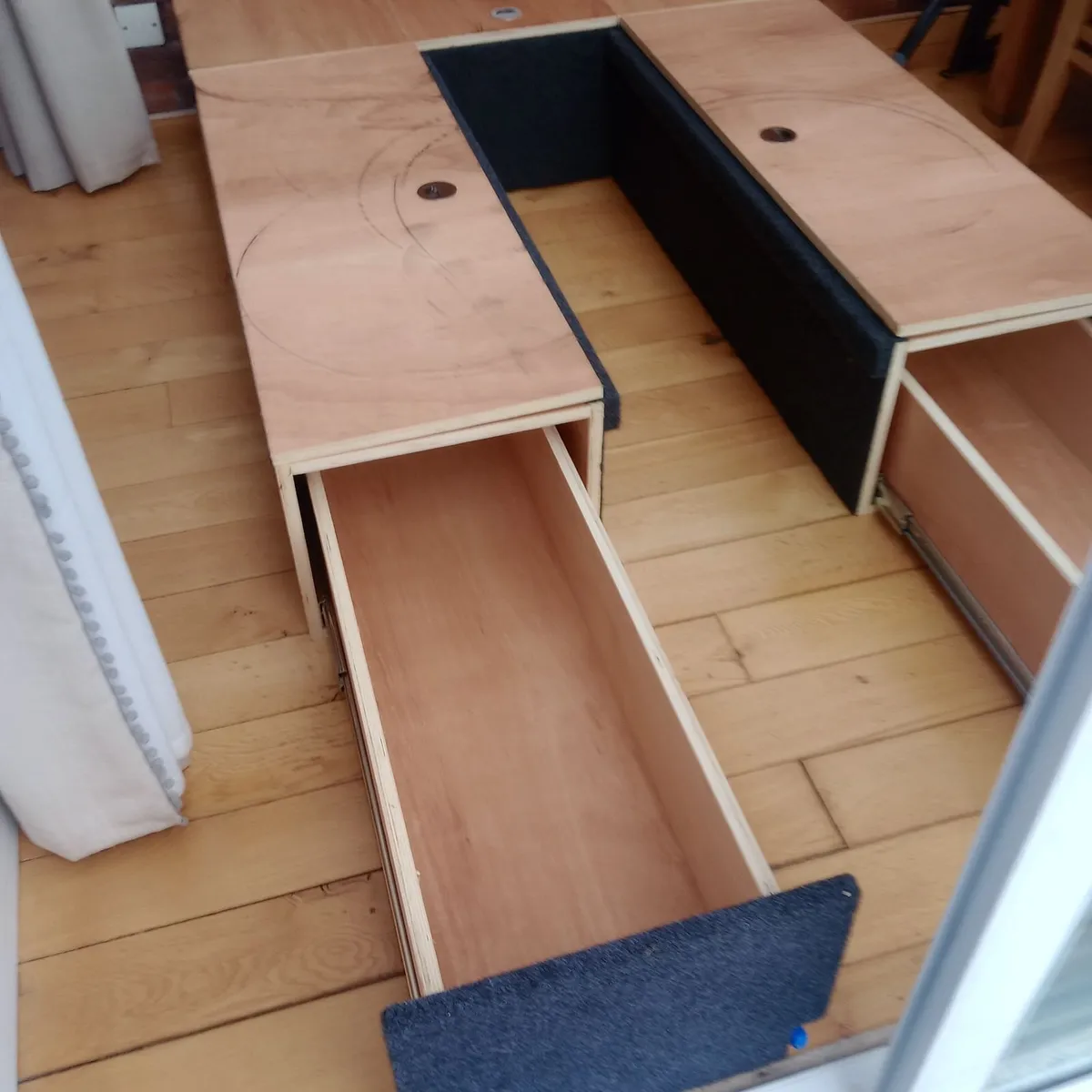 U shaped Camper bed - Image 4